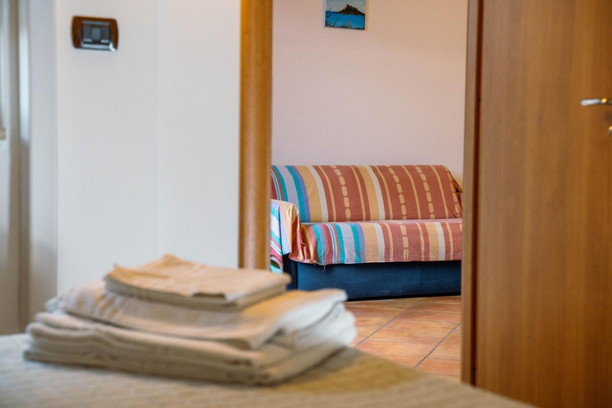Le Tartarughe Aparthotel Letojanni Exteriör bild