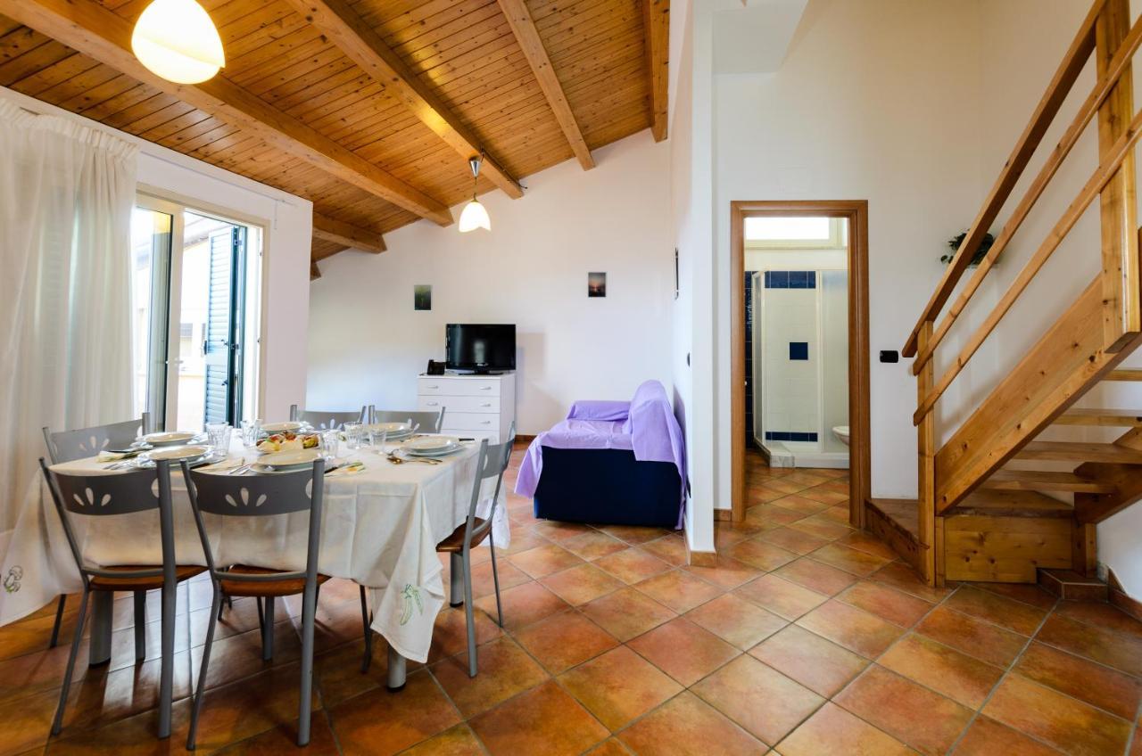 Le Tartarughe Aparthotel Letojanni Exteriör bild