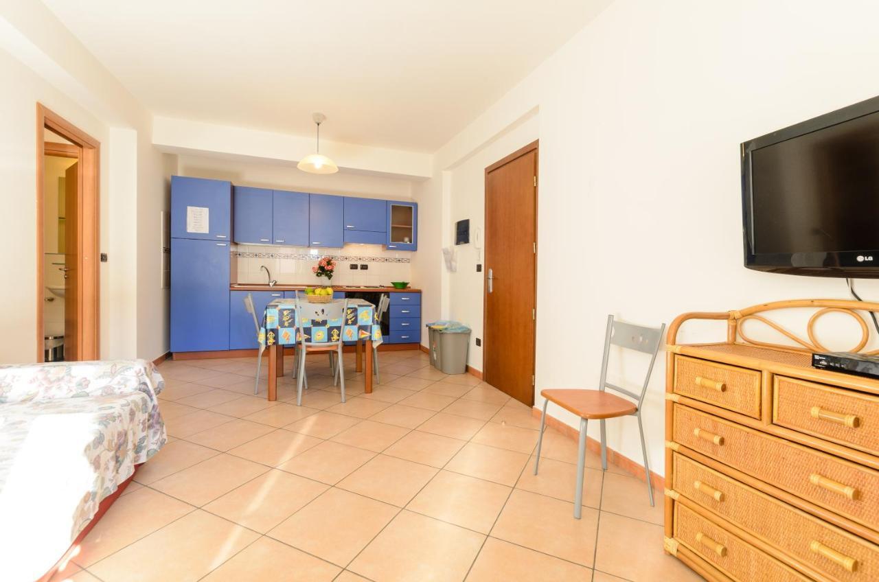 Le Tartarughe Aparthotel Letojanni Exteriör bild